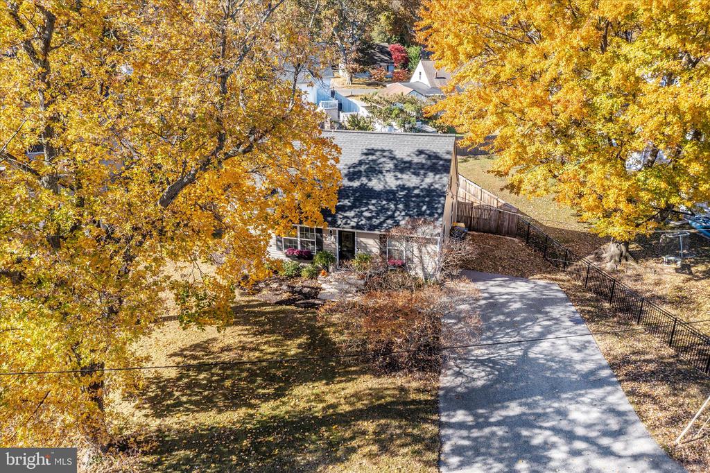 817 BARRETT AVENUE