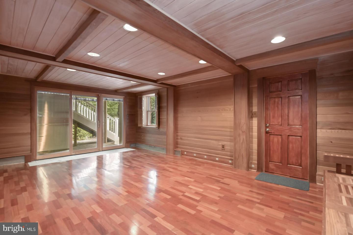 523 Ashford Rd