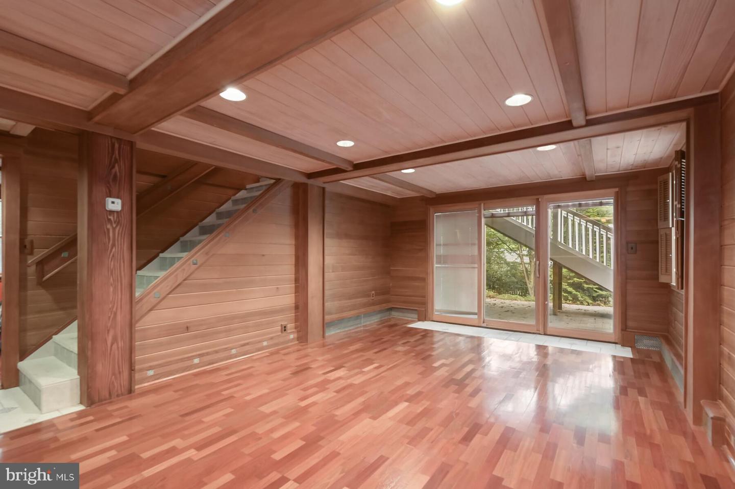 523 Ashford Rd