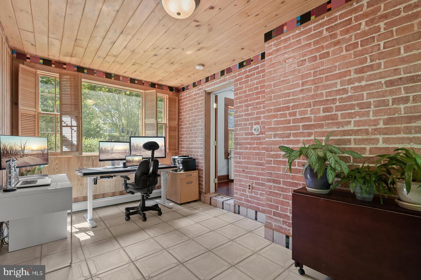 523 Ashford Rd