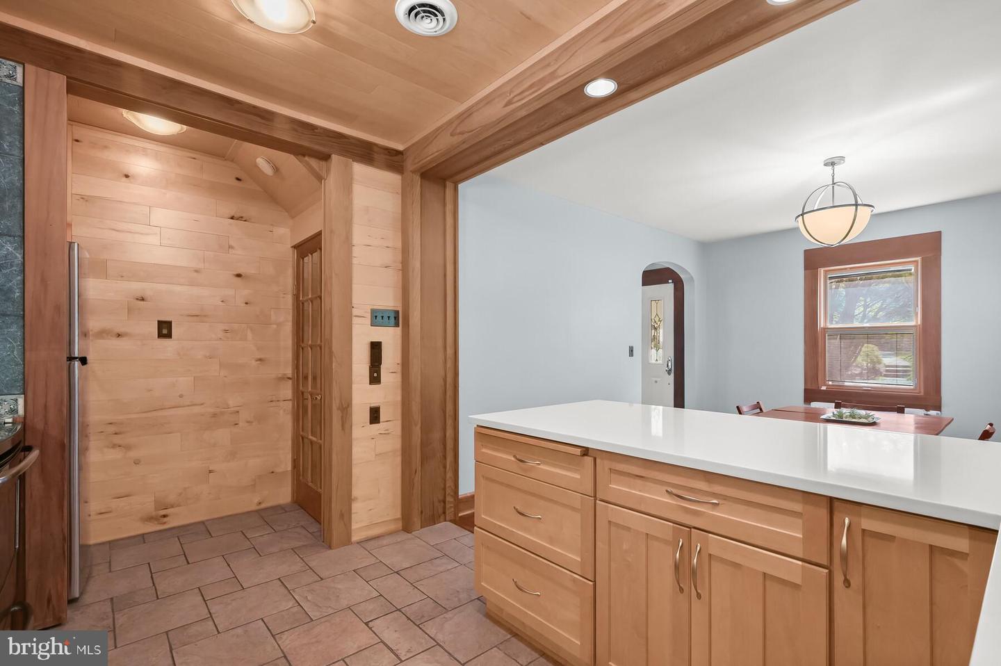 523 Ashford Rd