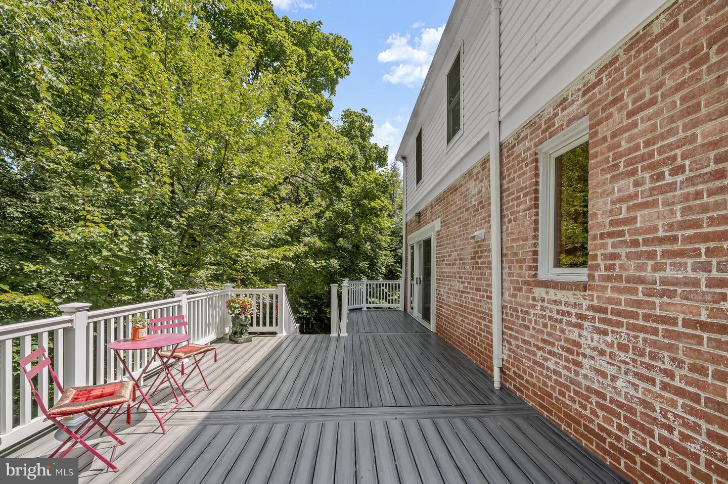 523 Ashford Rd