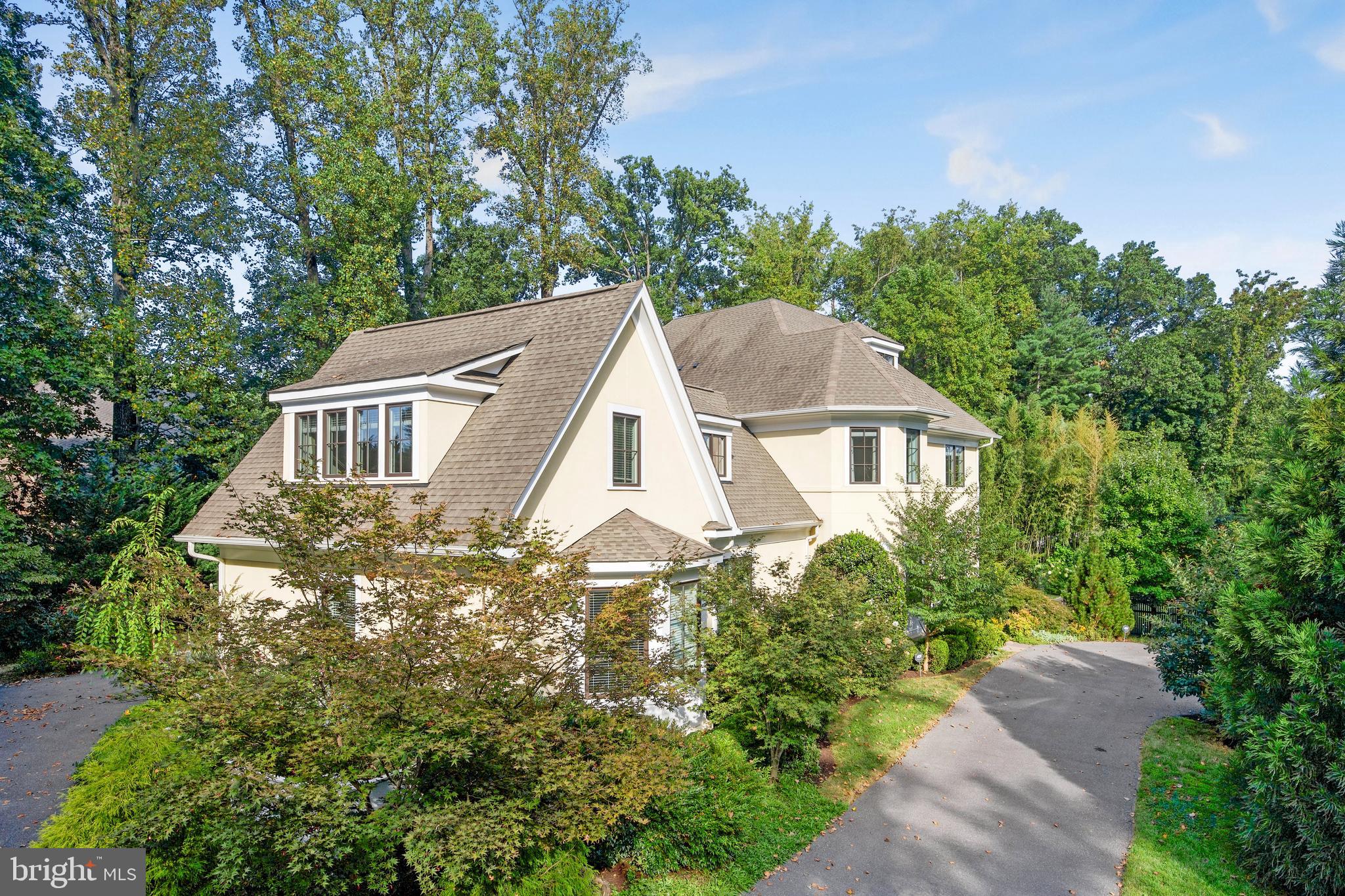 7021 Oak Forest Ln