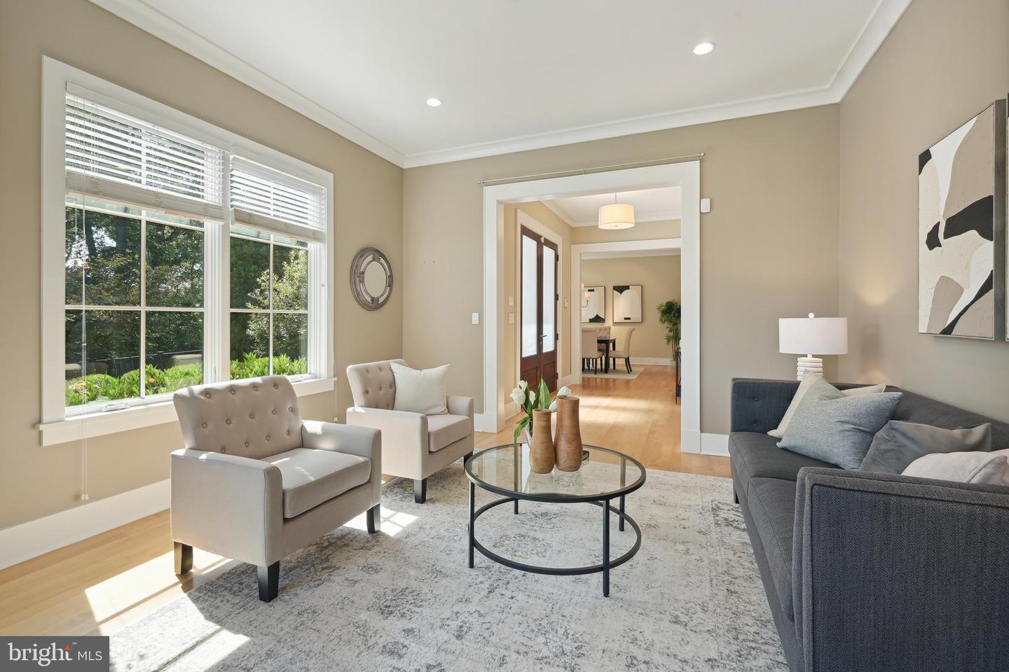 7021 Oak Forest Ln