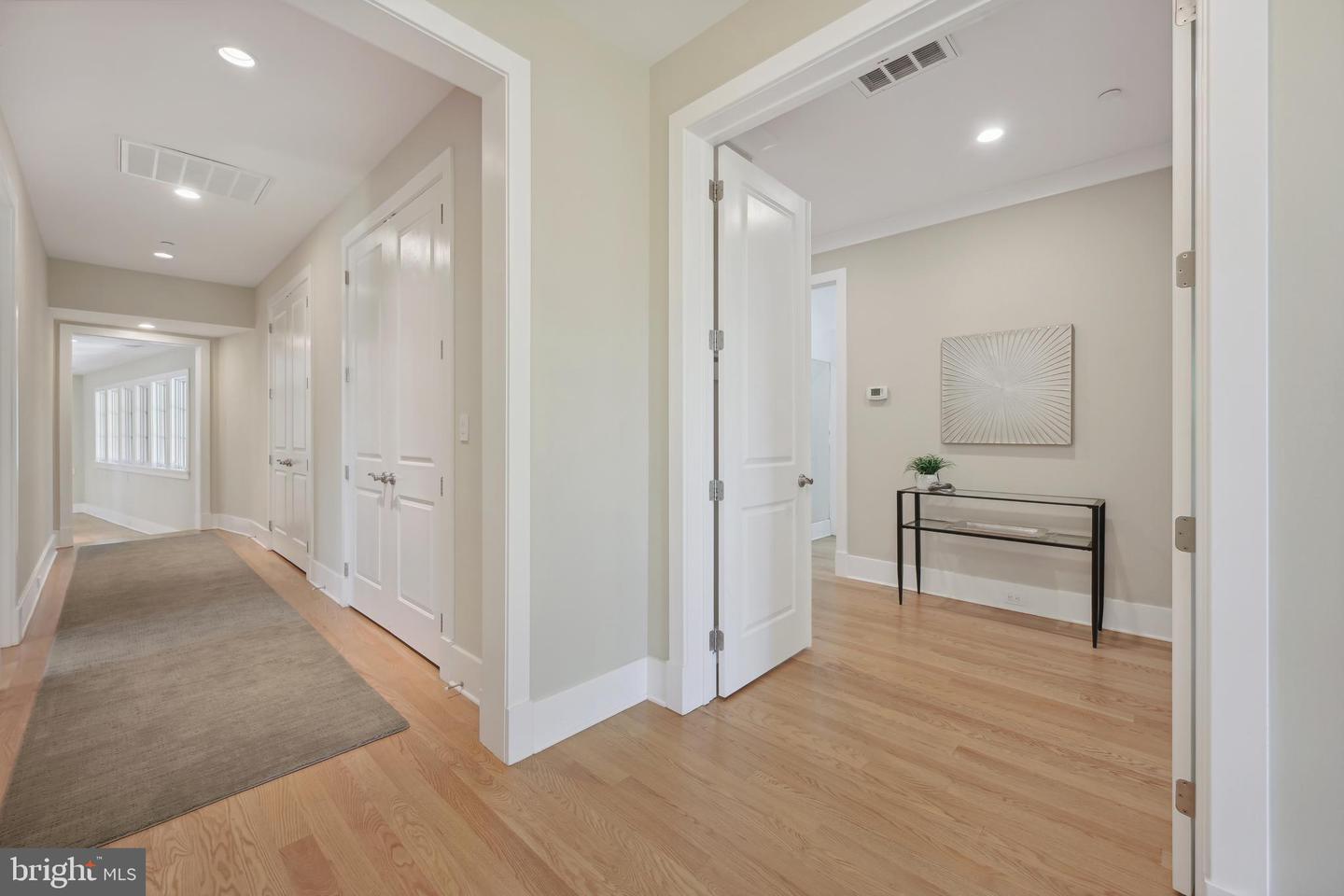 7021 Oak Forest Ln