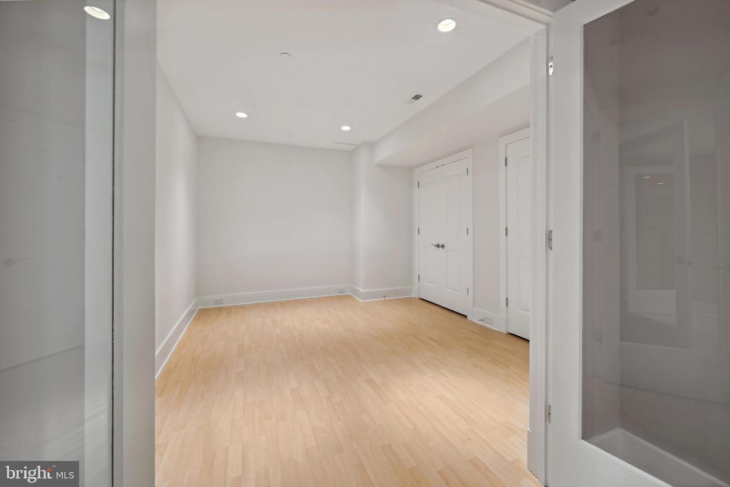 7021 Oak Forest Ln