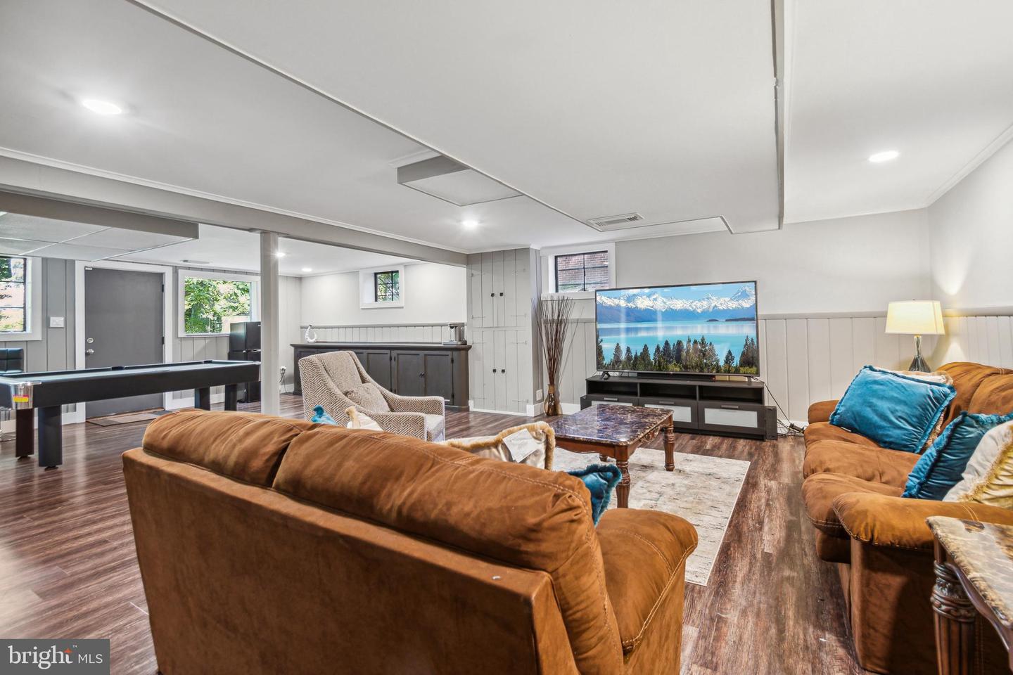 1128 Cresthaven Dr