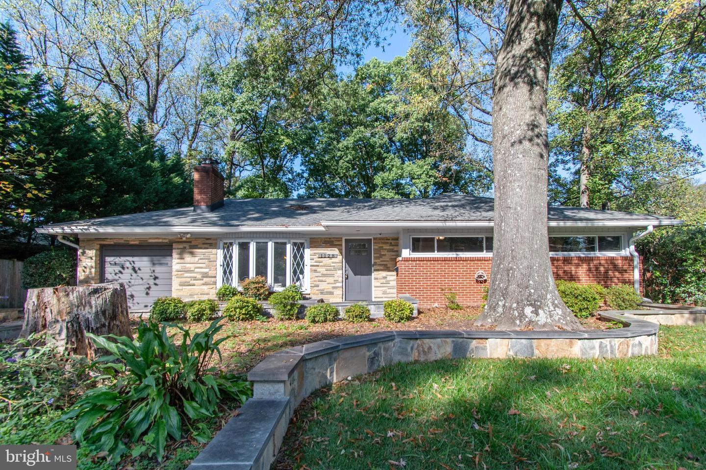 1128 Cresthaven Dr