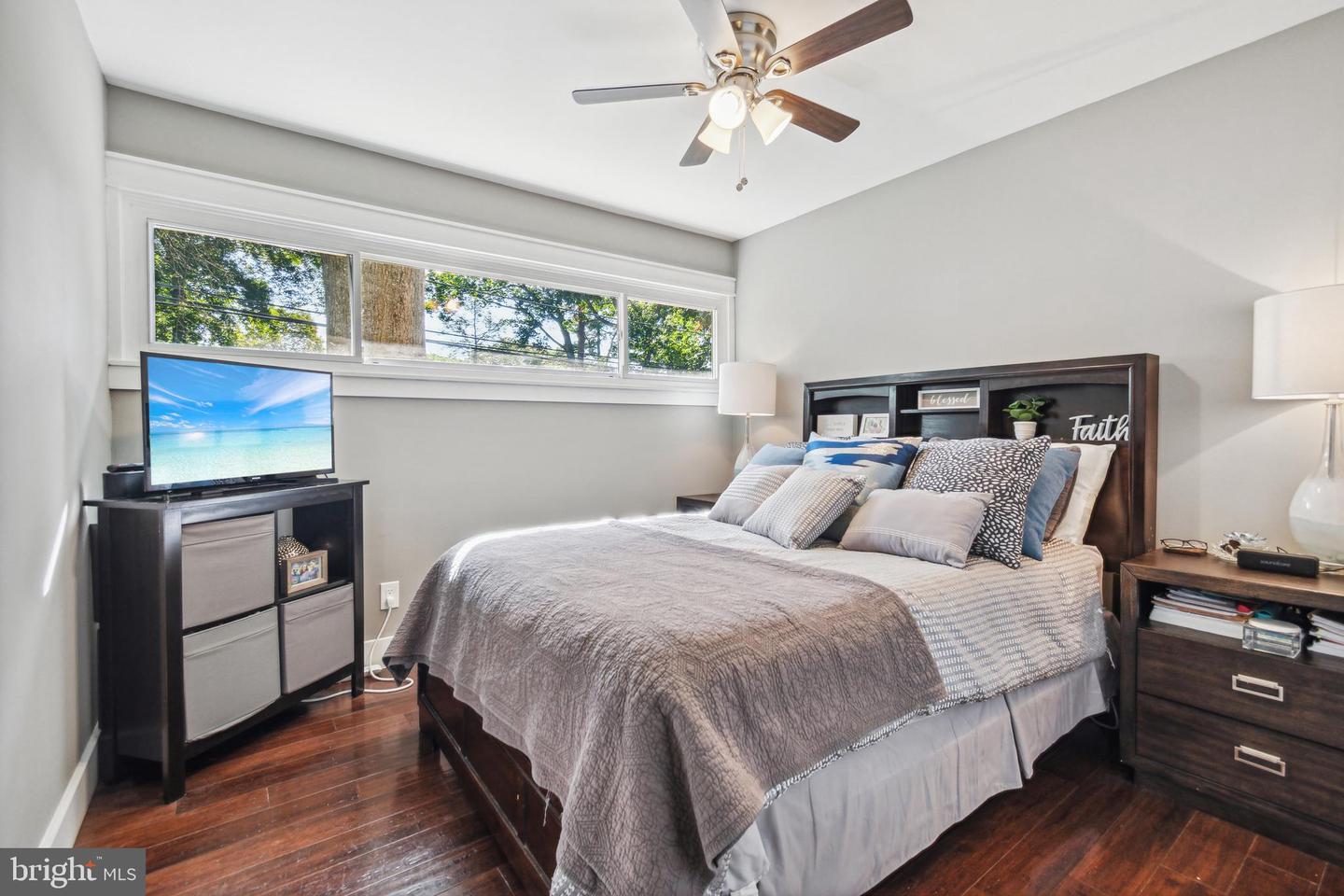 1128 Cresthaven Dr