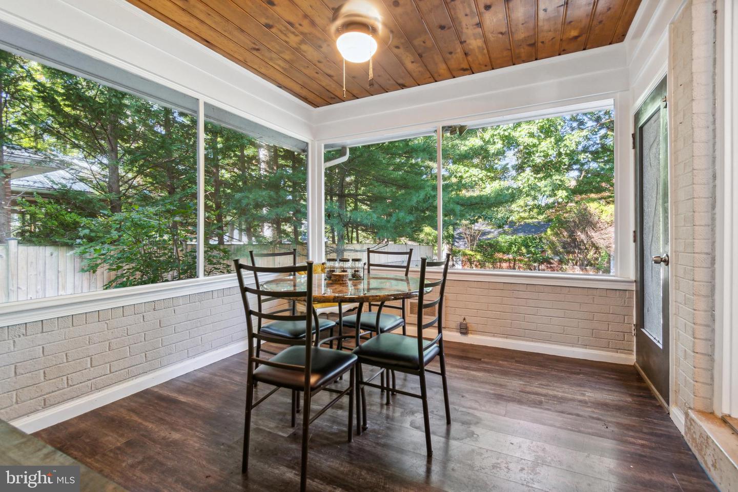 1128 Cresthaven Dr