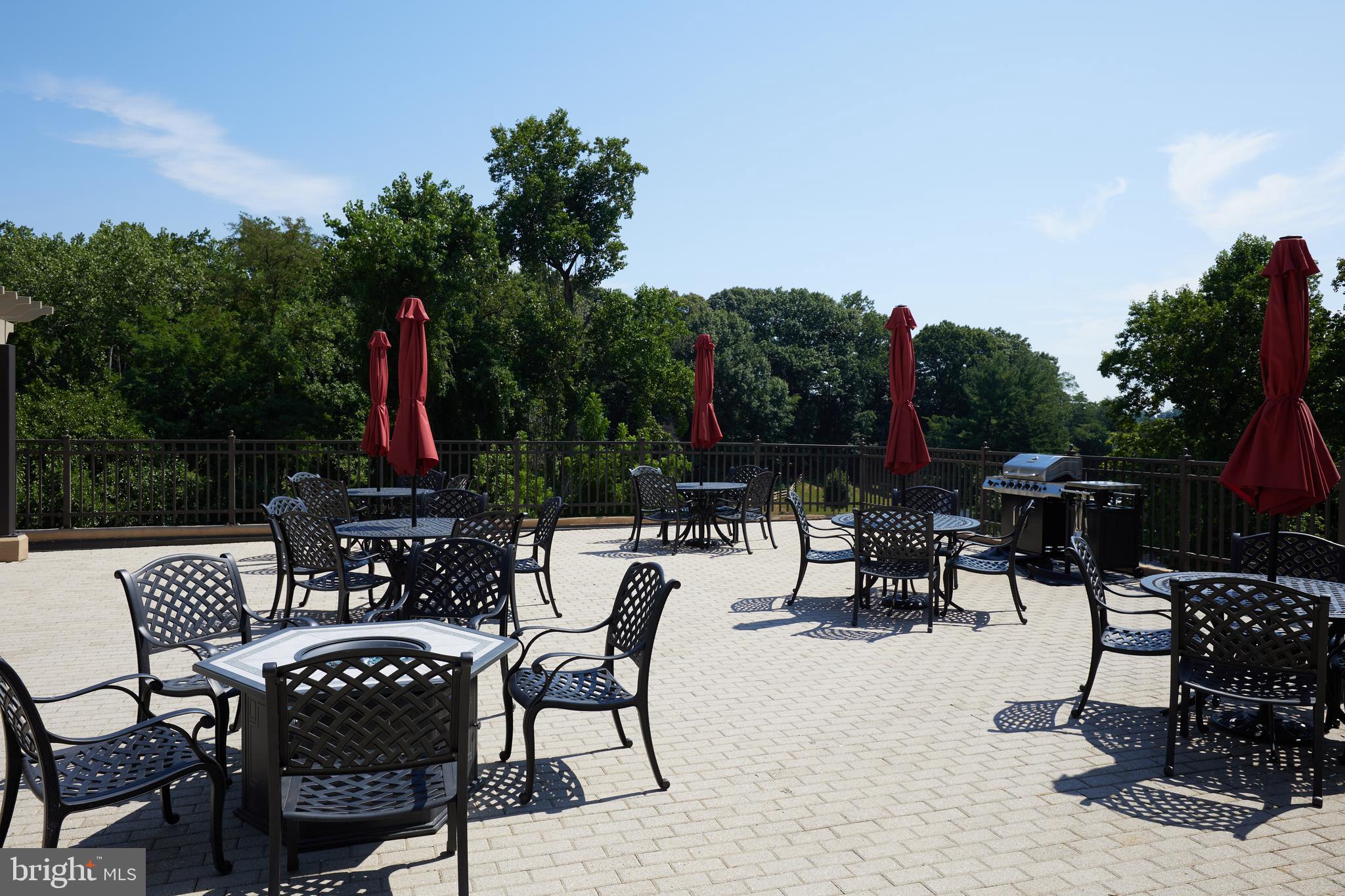 5225 Pooks Hill Rd #618s