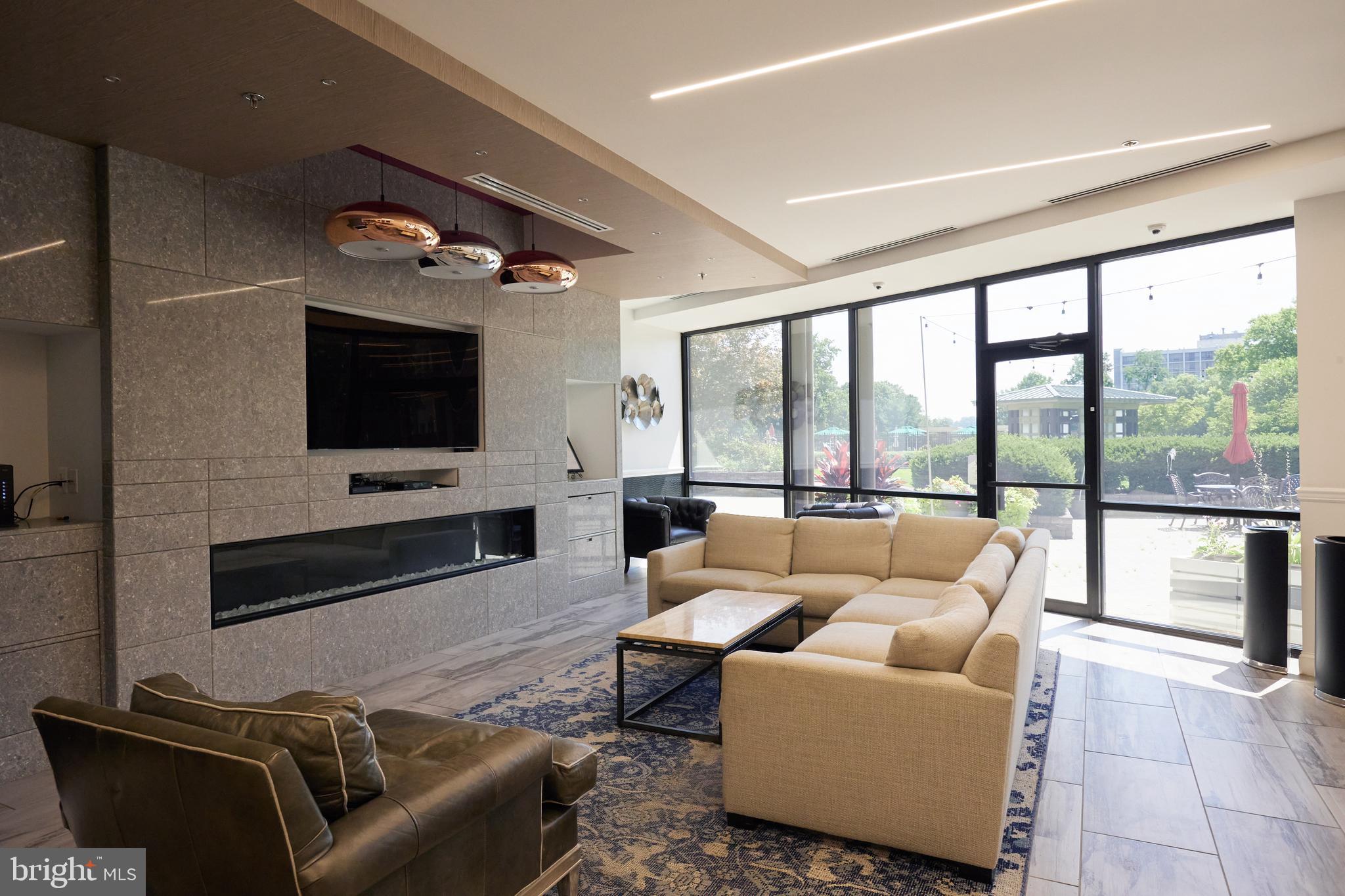 5225 Pooks Hill Rd #618s