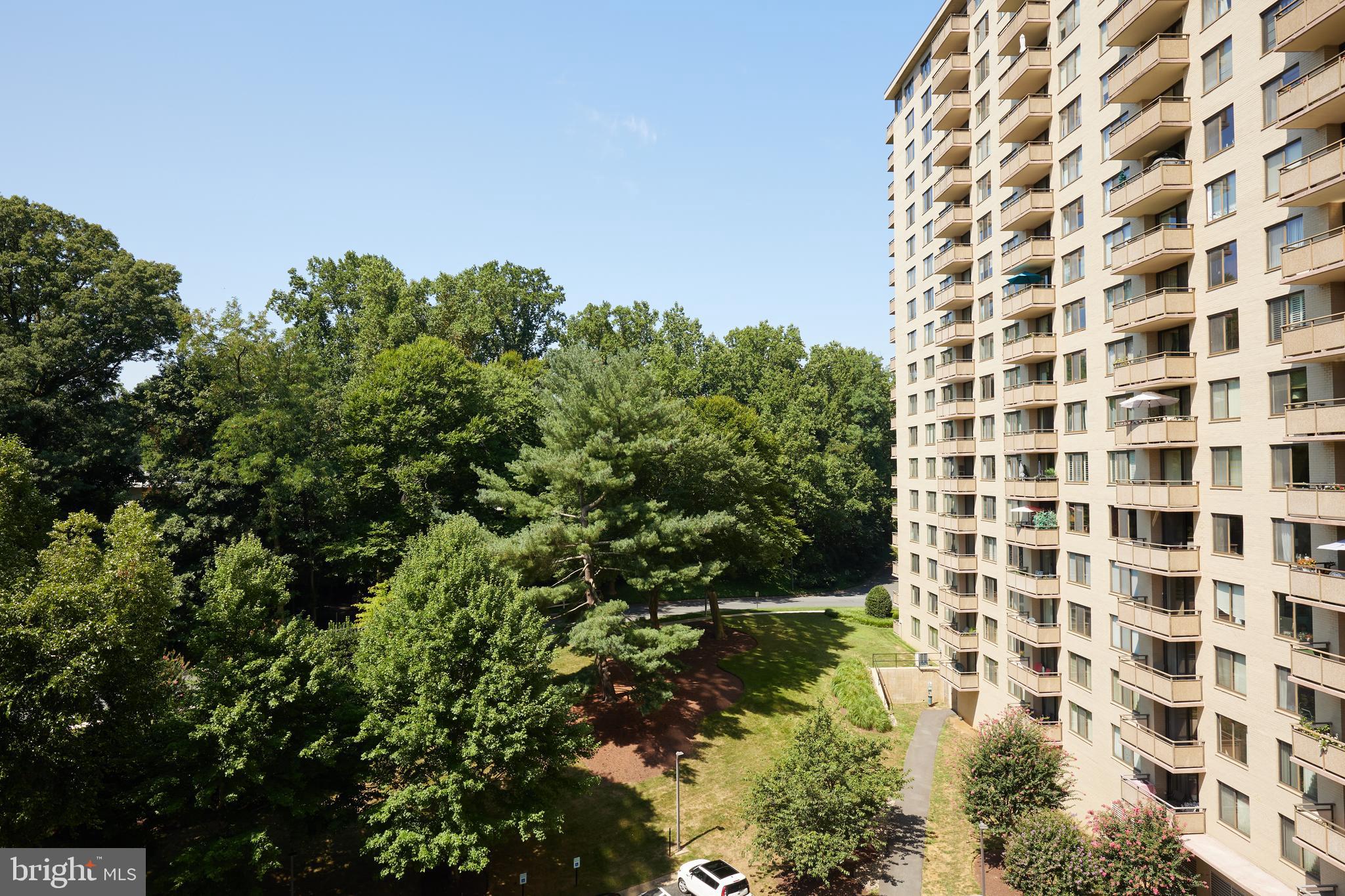 5225 Pooks Hill Rd #618s