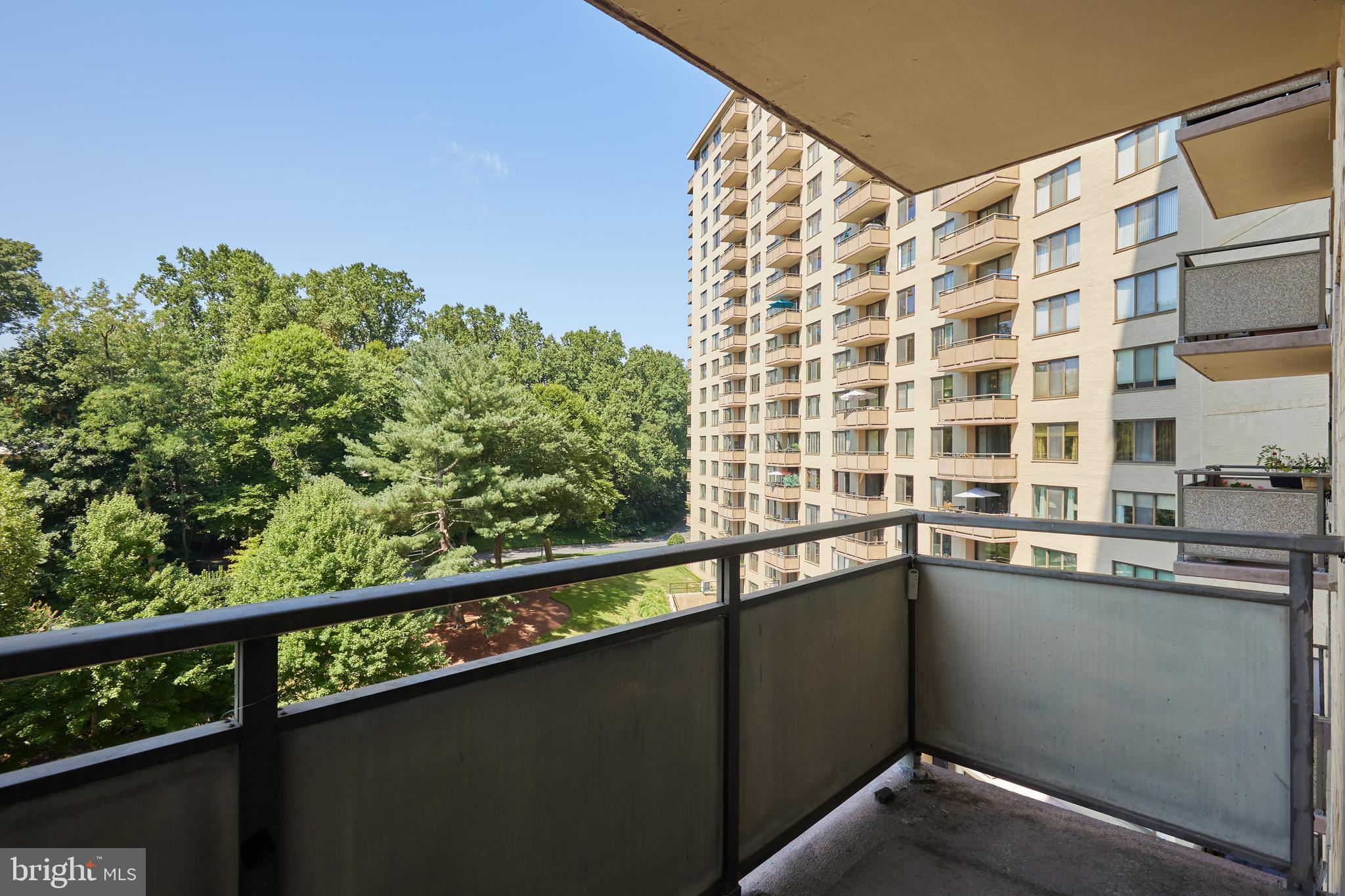 5225 Pooks Hill Rd #618s