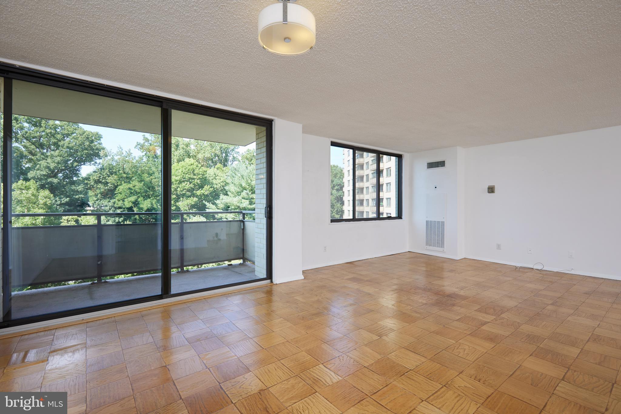 5225 Pooks Hill Rd #618s