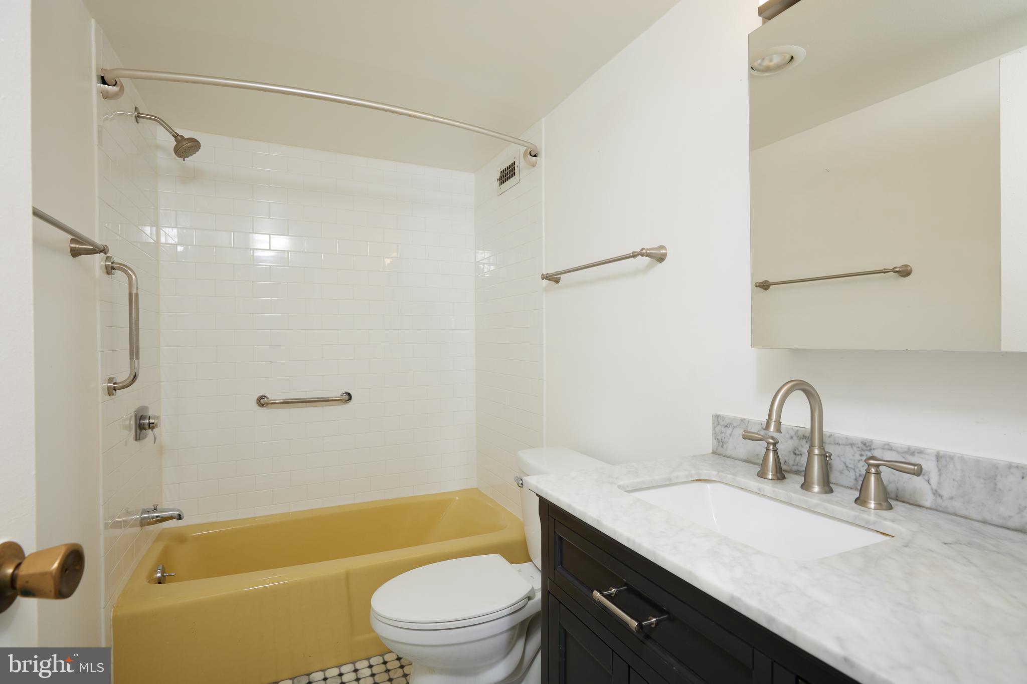 5225 Pooks Hill Rd #618s