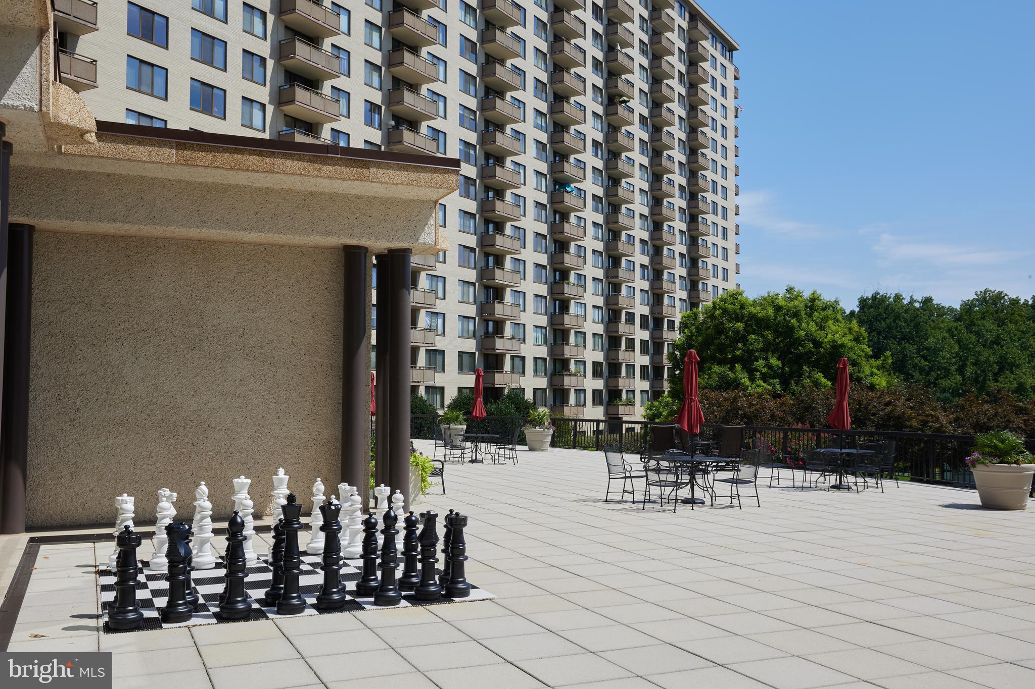 5225 Pooks Hill Rd #618s