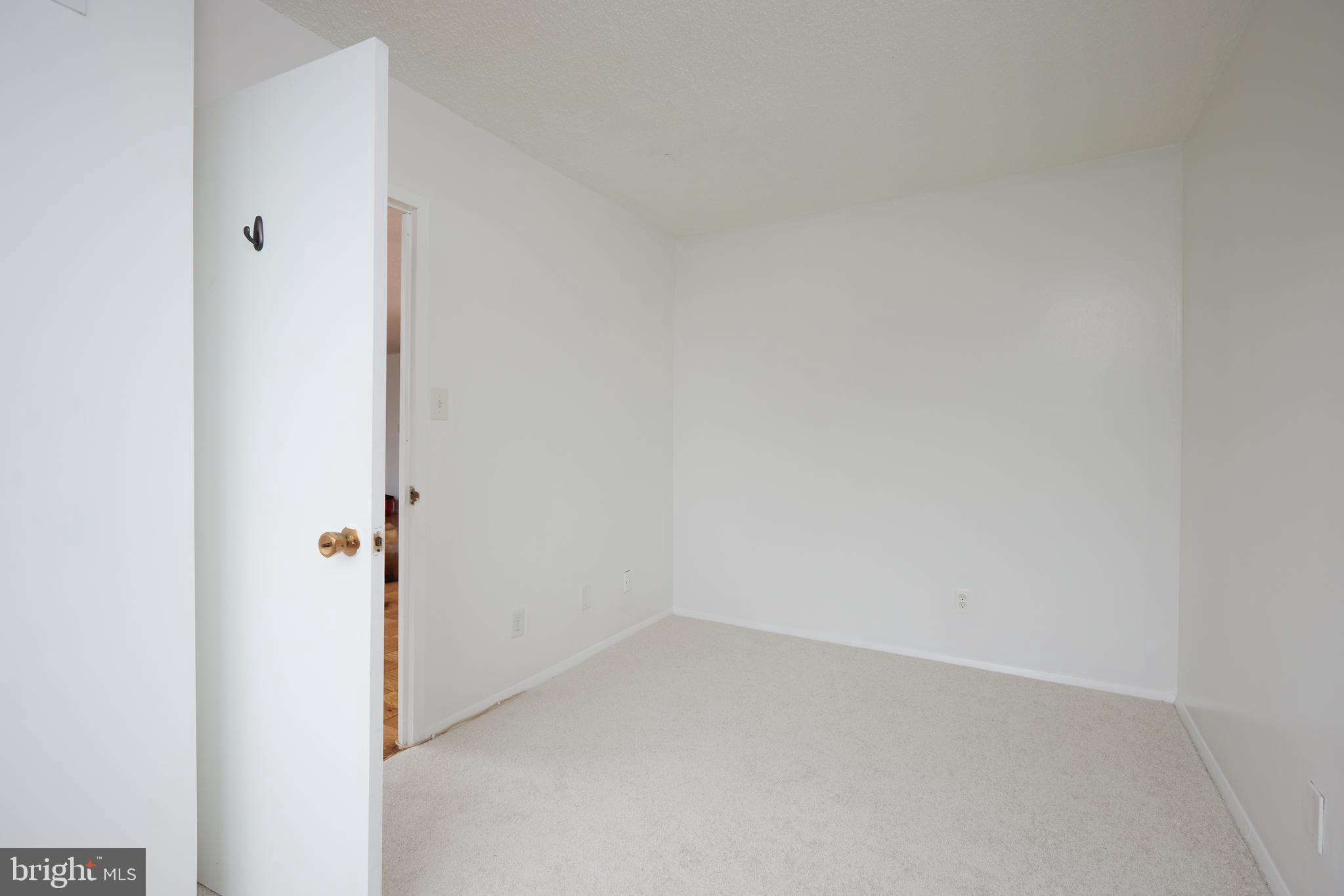 5225 Pooks Hill Rd #618s