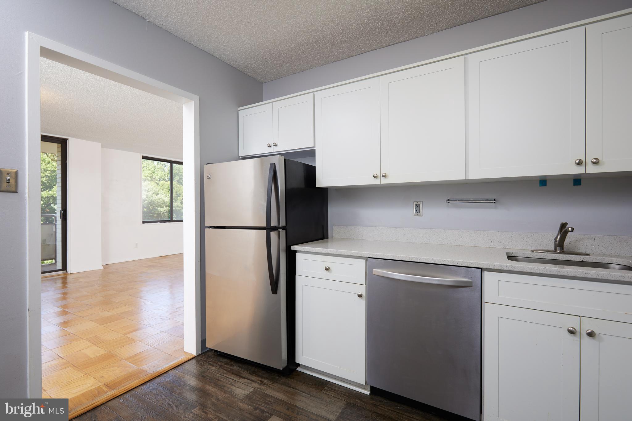 5225 Pooks Hill Rd #618s