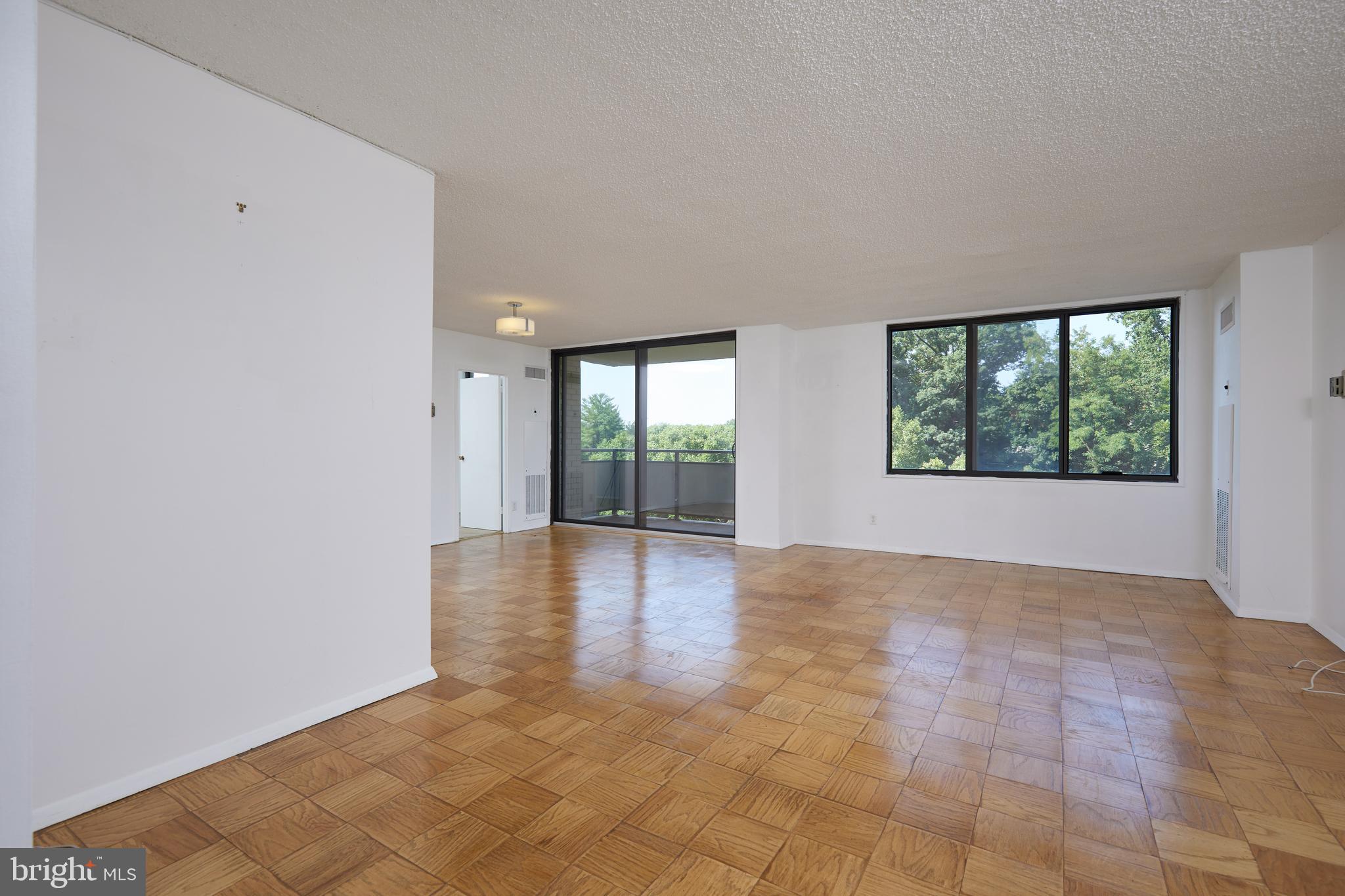 5225 Pooks Hill Rd #618s