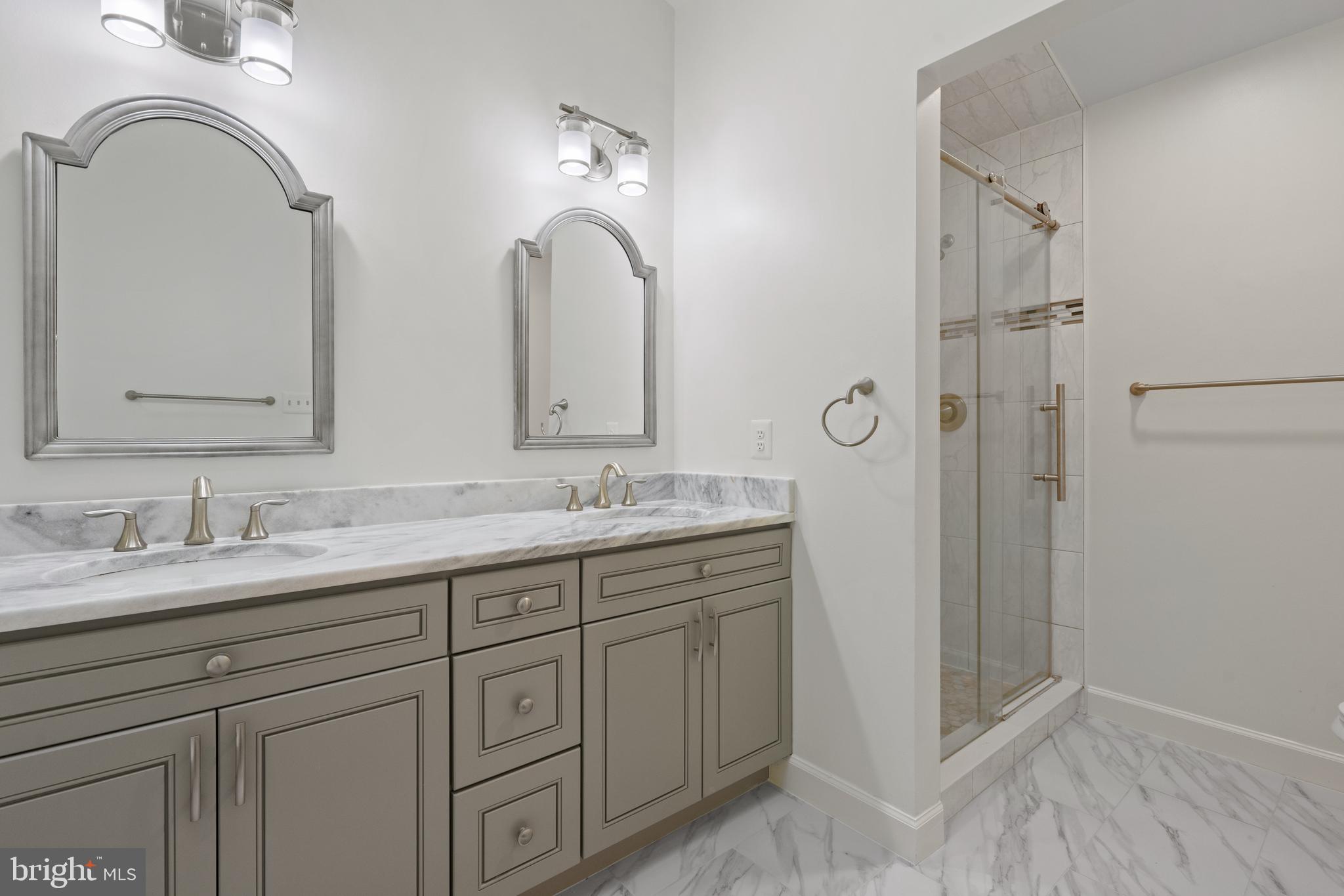 11435 Hollowstone Dr