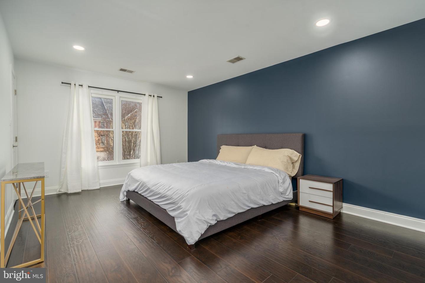 7922 Turncrest