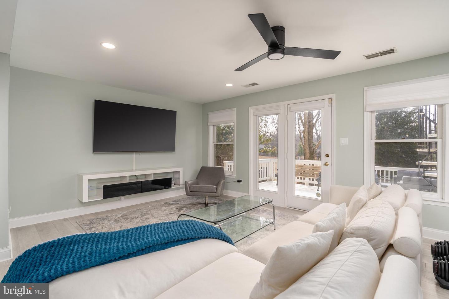 7922 Turncrest