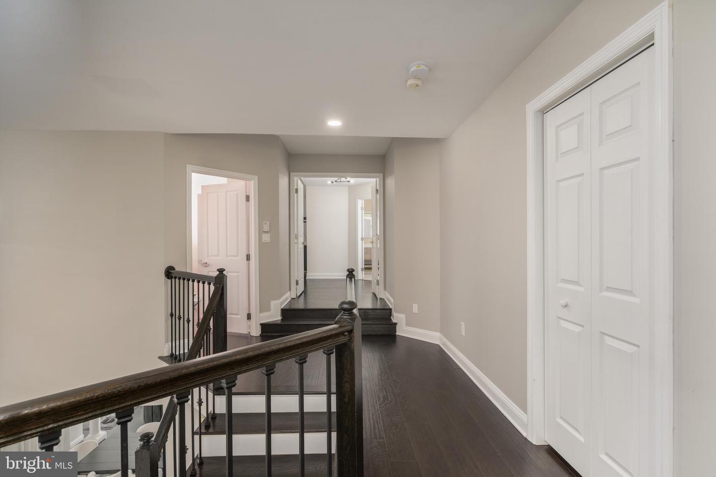 7922 Turncrest