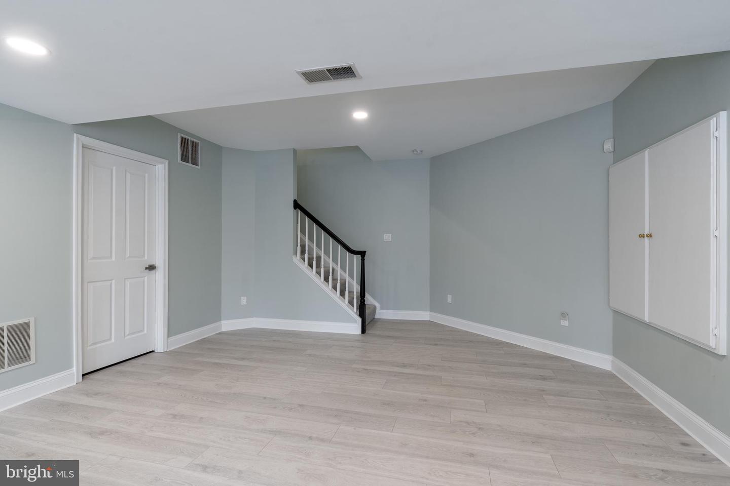 7922 Turncrest