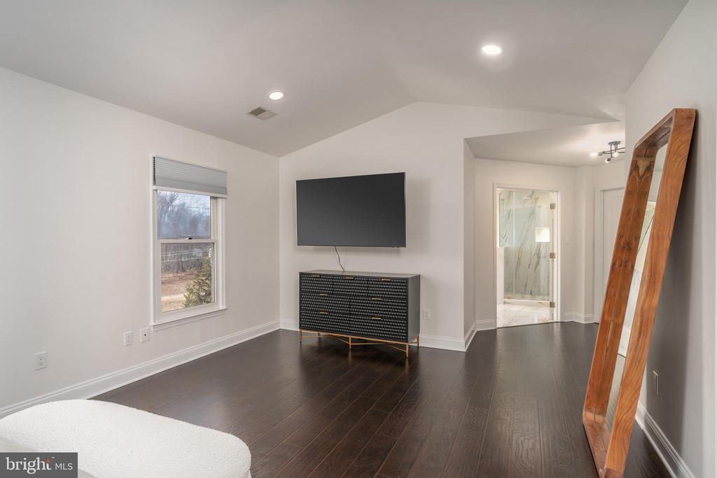7922 Turncrest