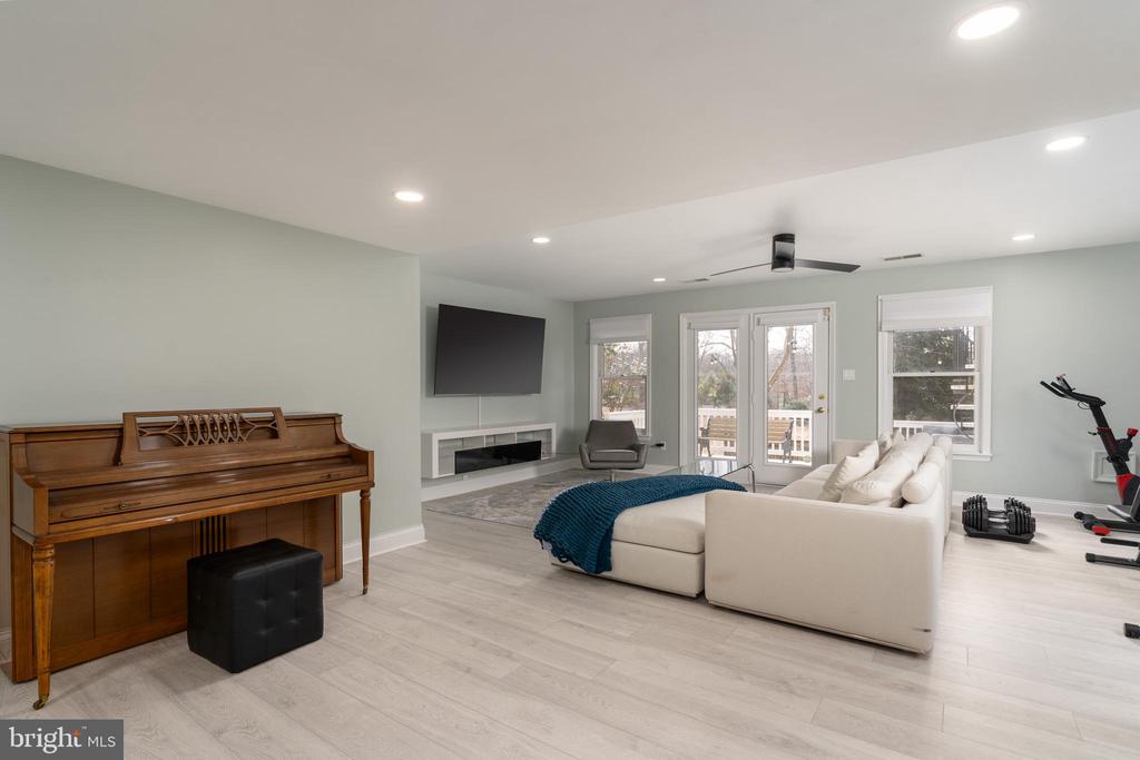 7922 Turncrest