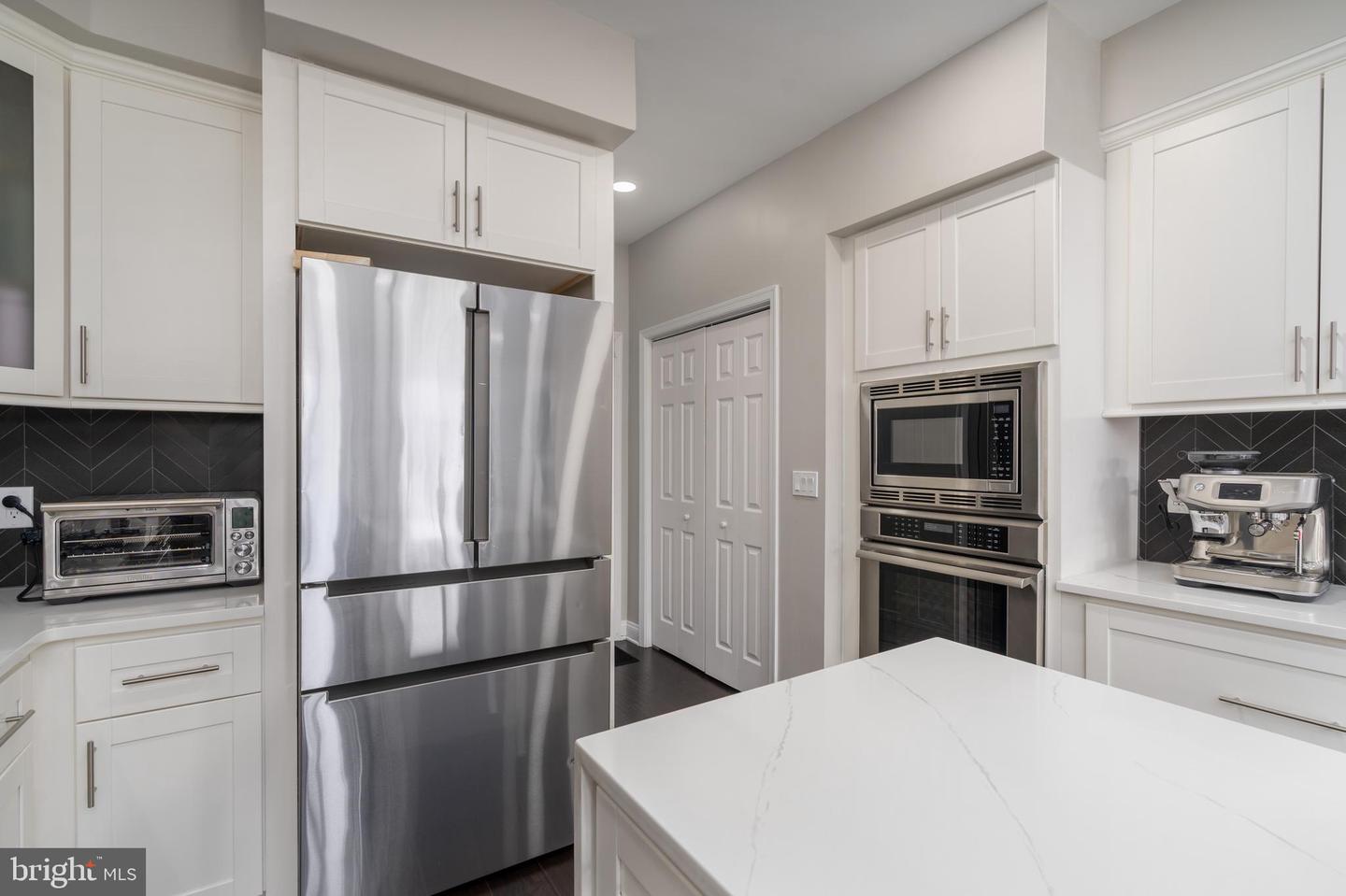 7922 Turncrest