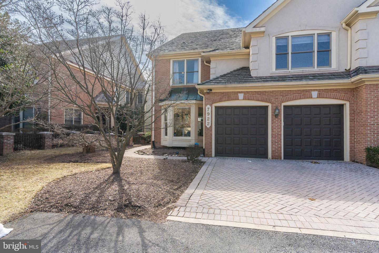 7922 Turncrest