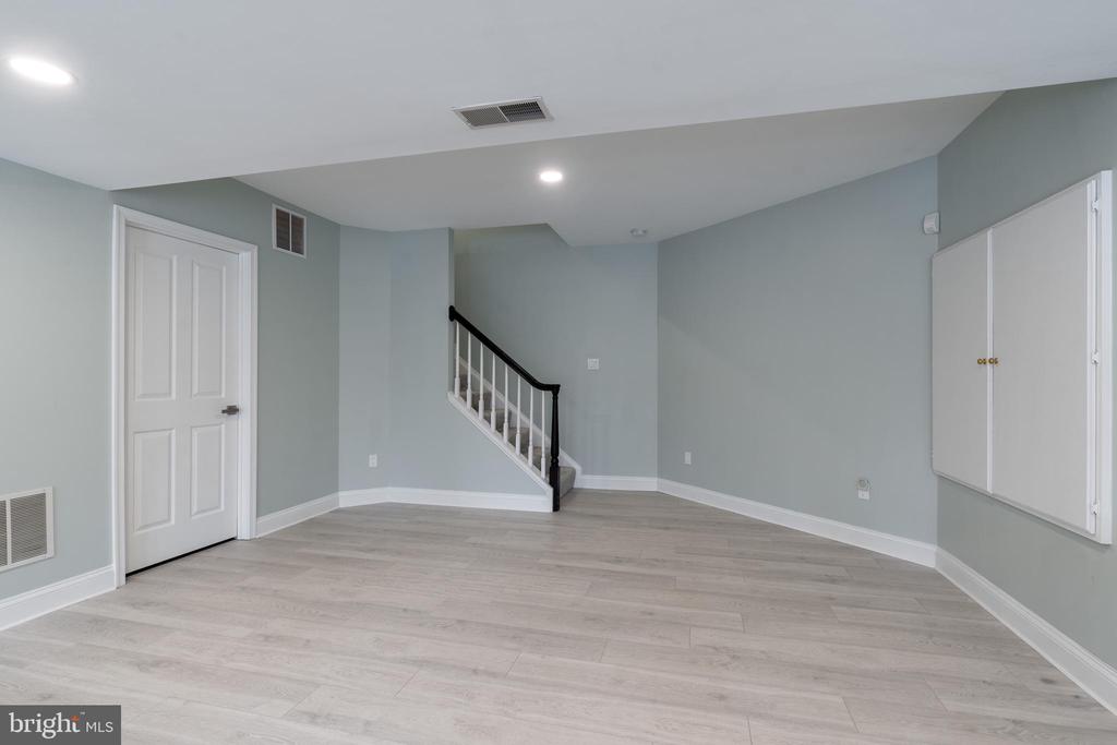 7922 Turncrest