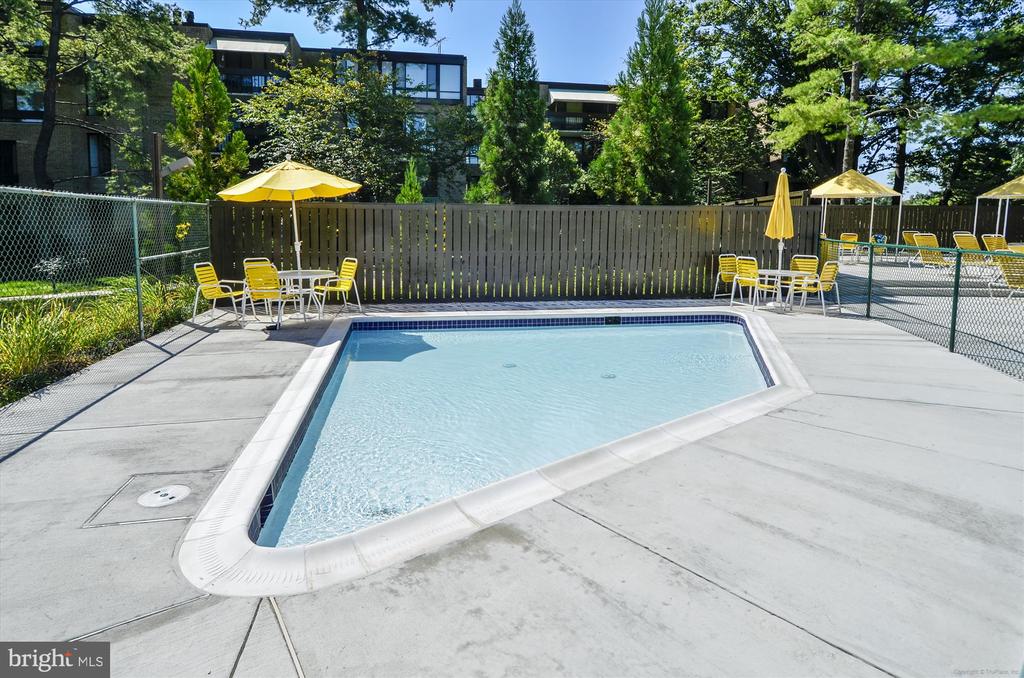 4956 Sentinel Dr #9-102