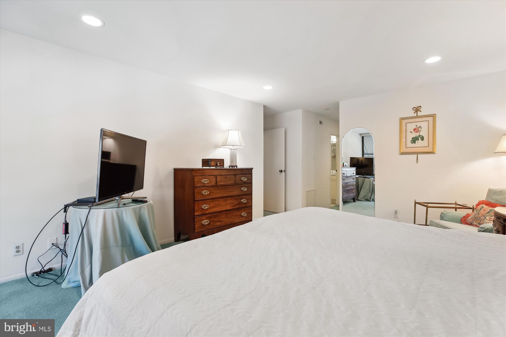 4956 Sentinel Dr #9-102