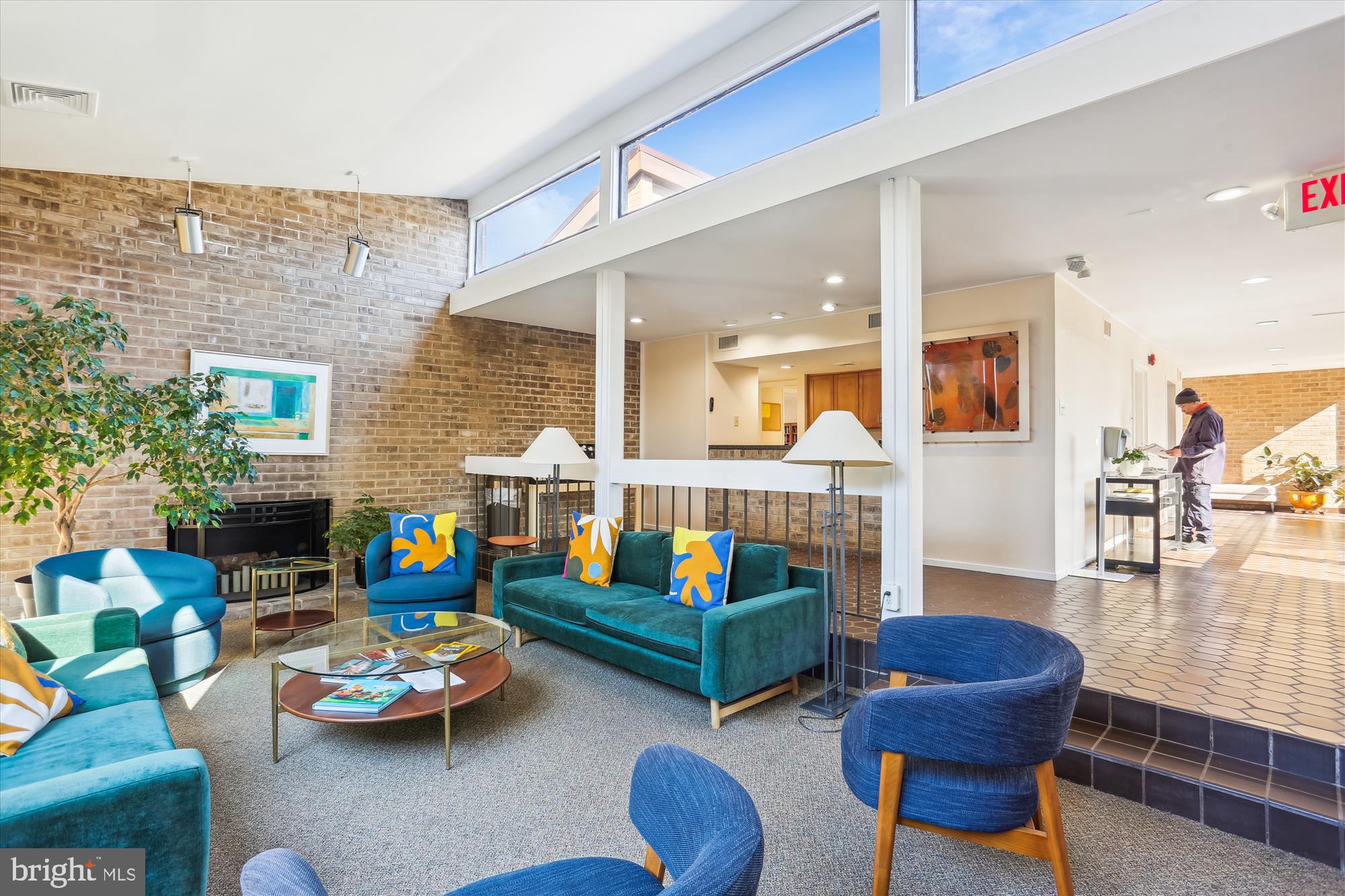 4956 Sentinel Dr #9-102