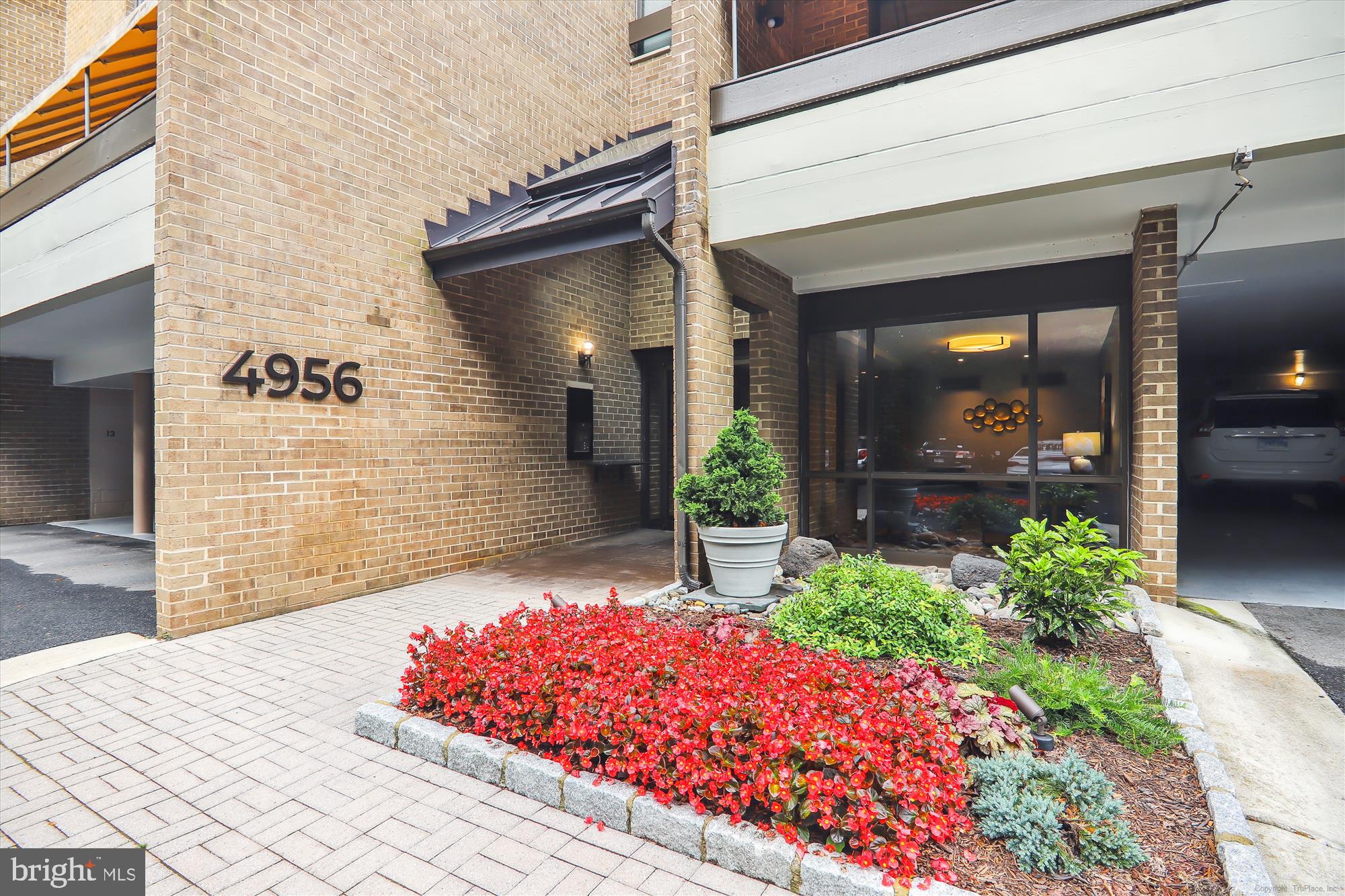 4956 Sentinel Dr #9-102