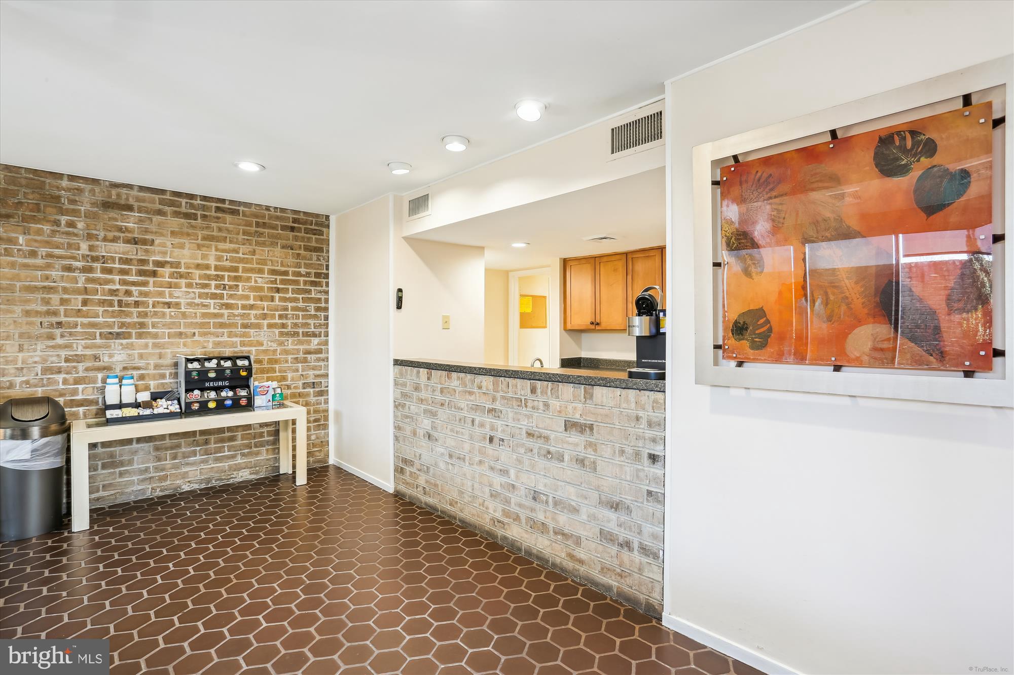 4956 Sentinel Dr #9-102