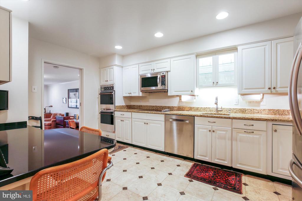 4956 Sentinel Dr #9-102