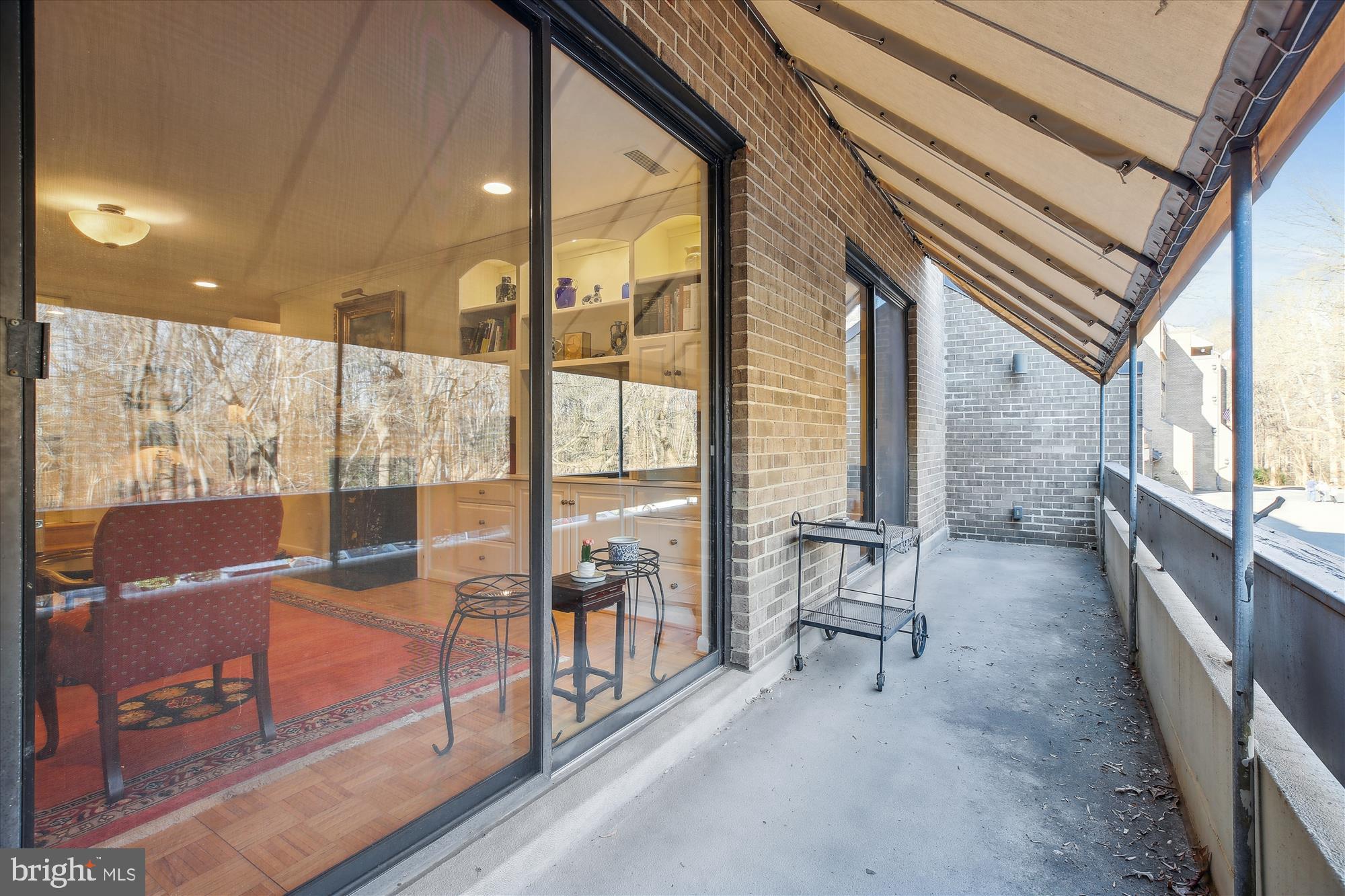 4956 Sentinel Dr #9-102