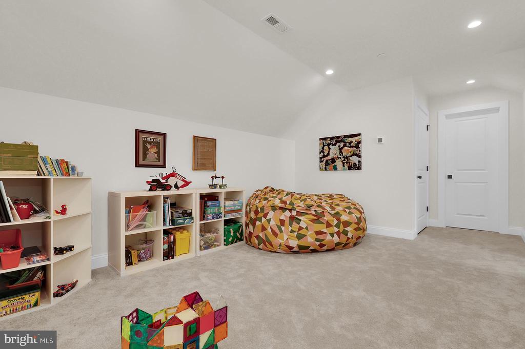 9908 Fleming Ave