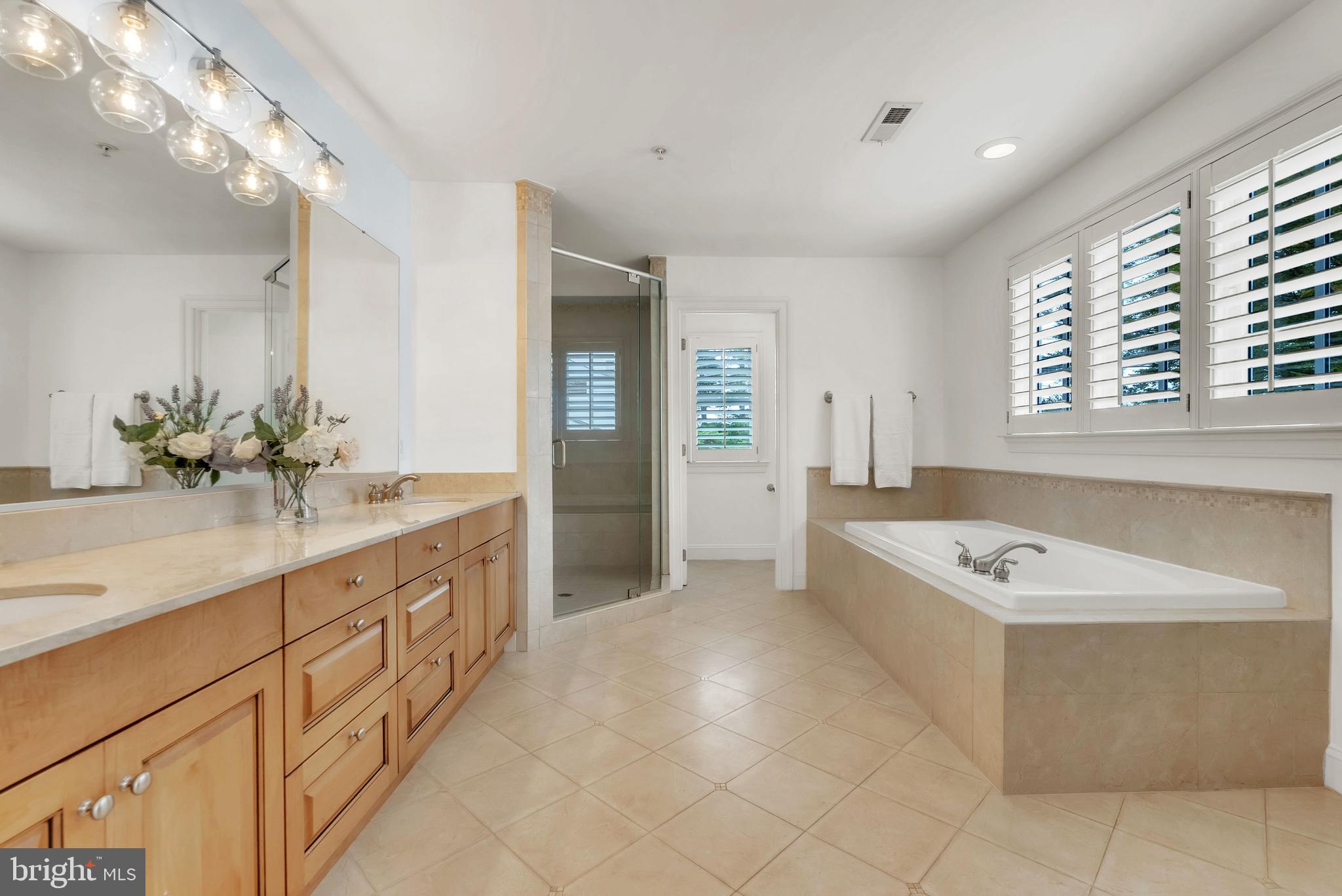 7805 Westfield Dr