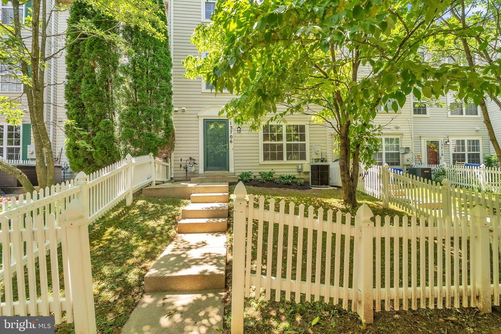 13706 Lark Song Dr