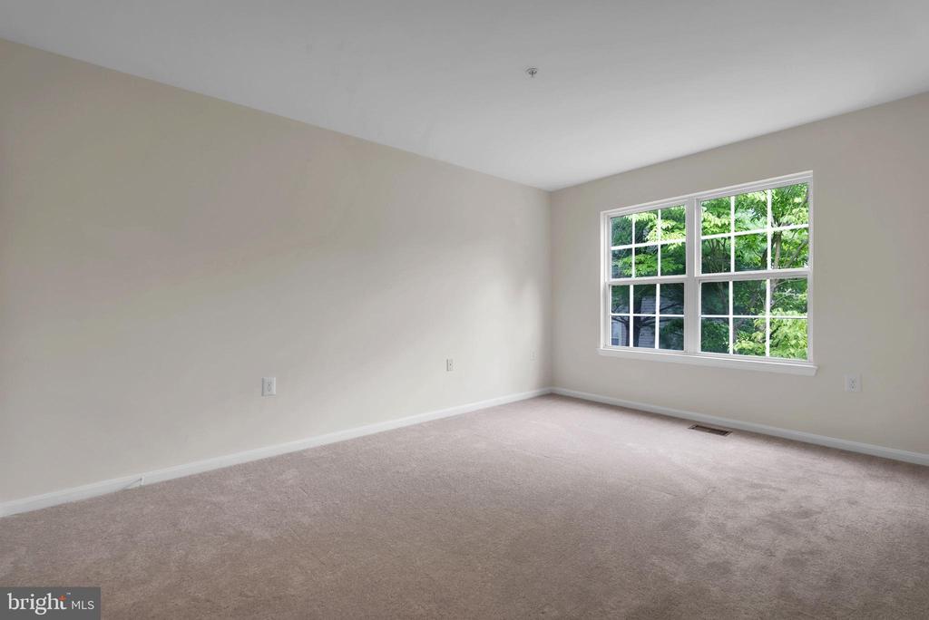 13706 Lark Song Dr