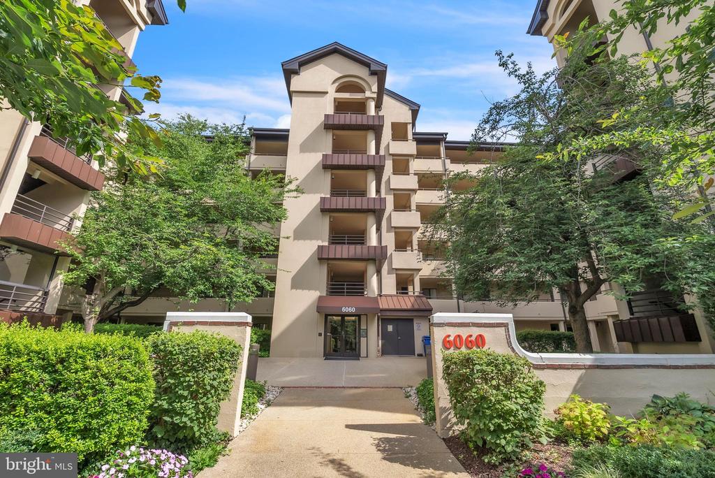 6060 California Cir #109