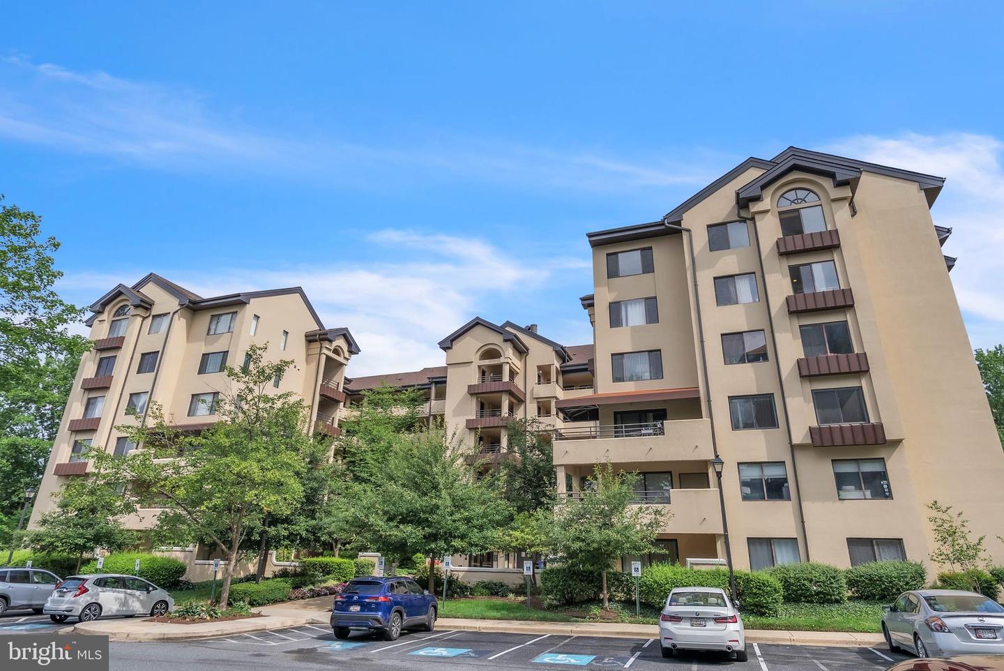 6060 California Cir #109