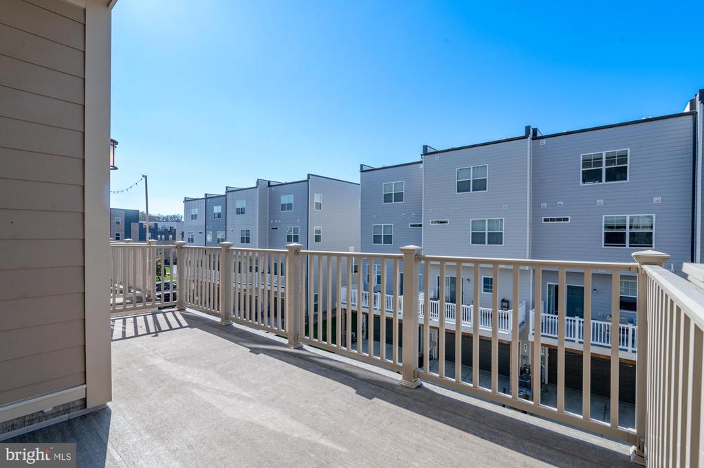 819 ROCKWELL AVENUE 819