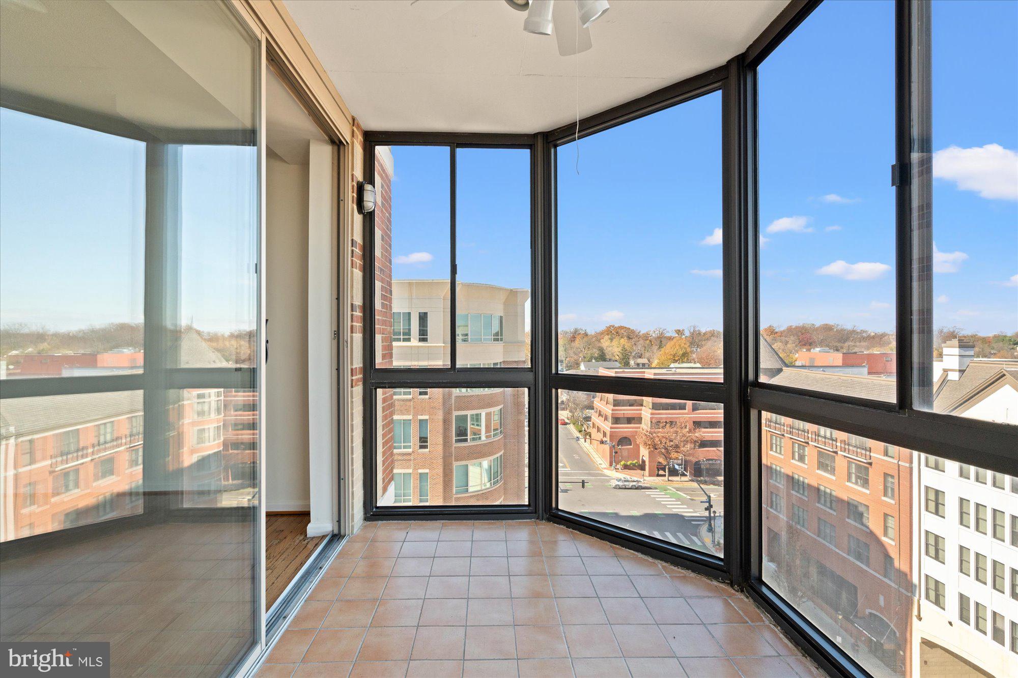 24 COURTHOUSE SQUARE 804