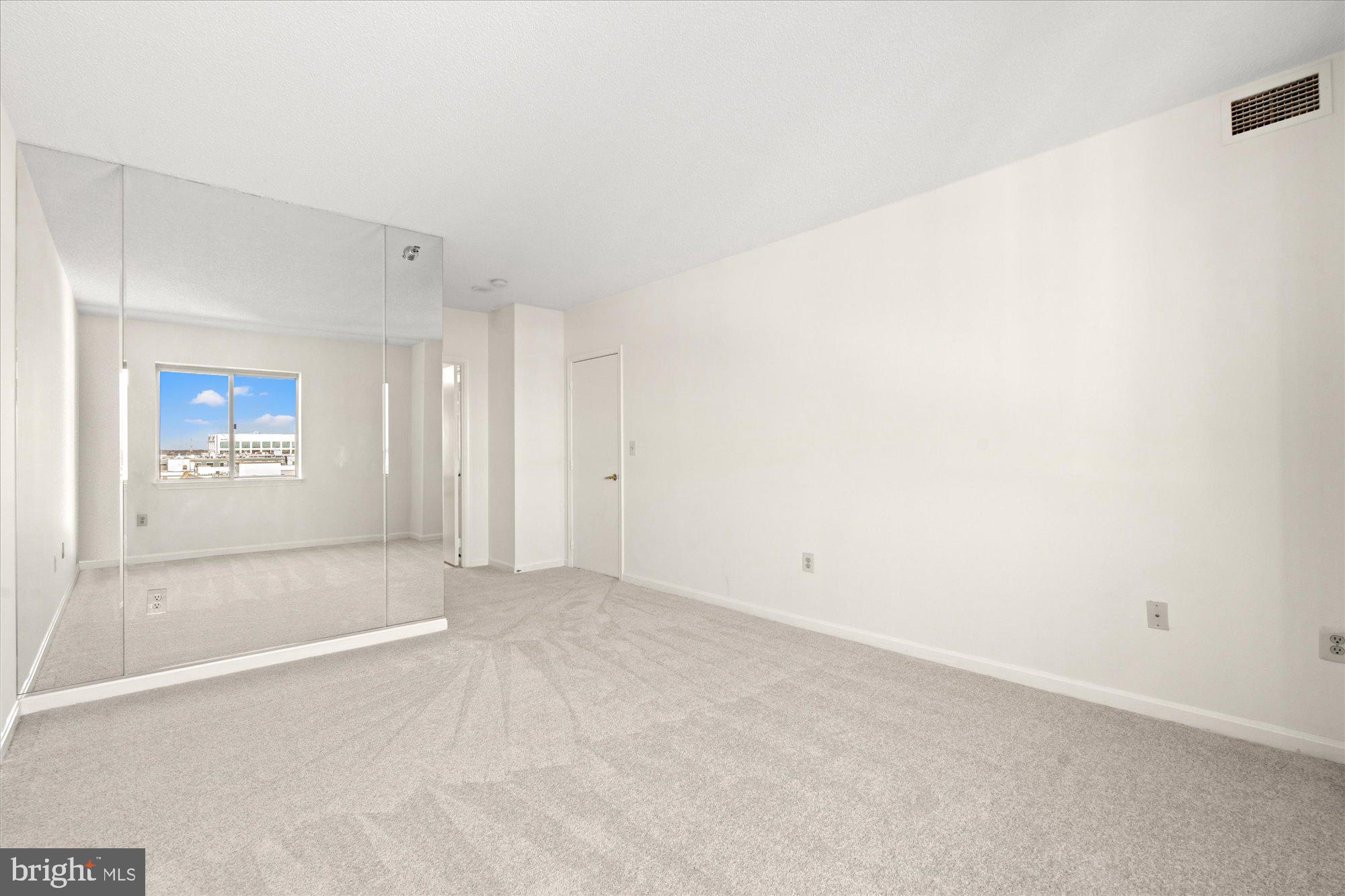 24 COURTHOUSE SQUARE 804